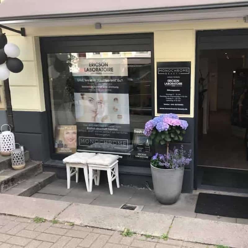 Exklusiver Satin-Dekobanner (Studiodeko / Schaufenster) 100x200cm